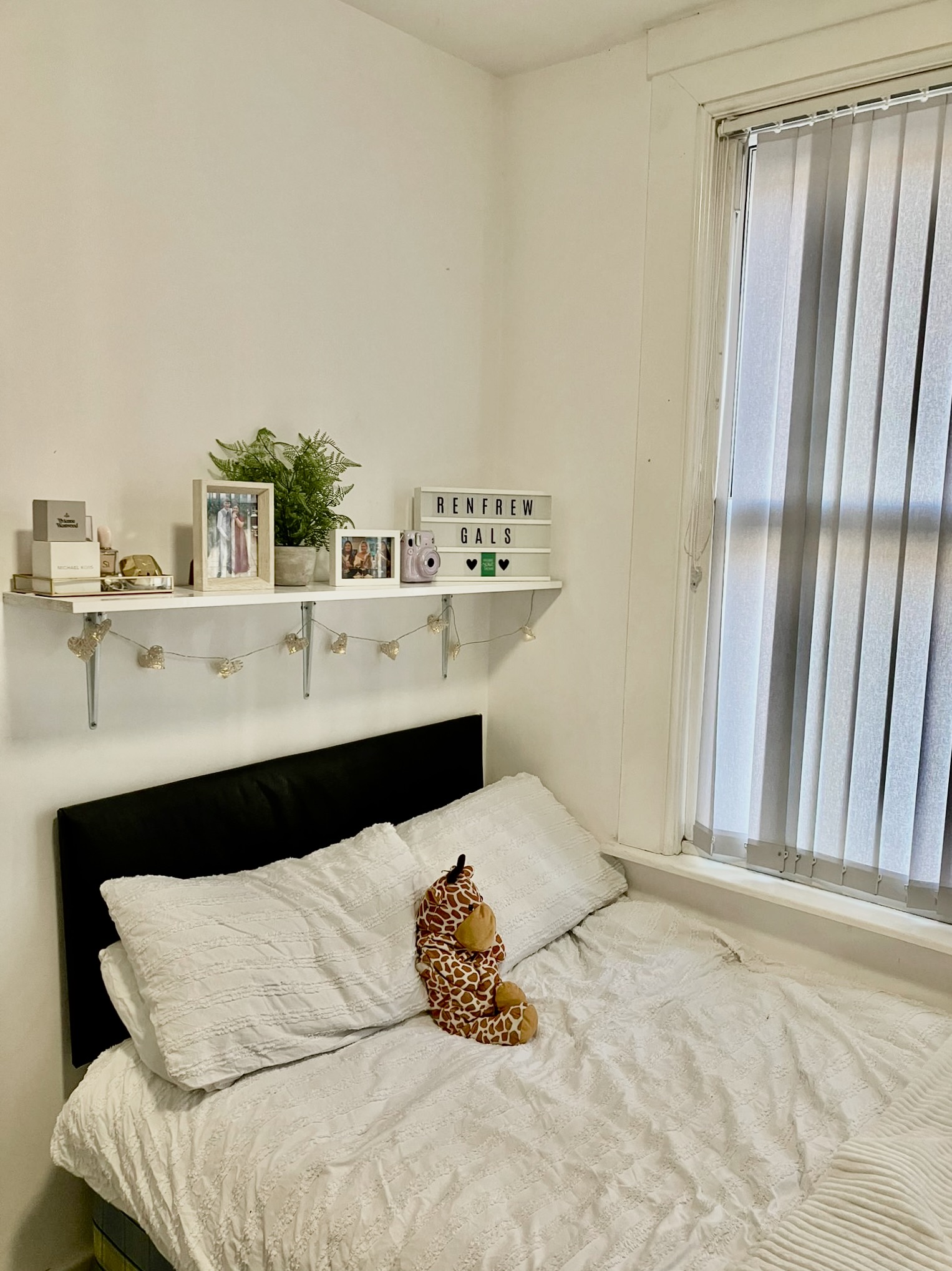 18ren Bedroom 1 4
